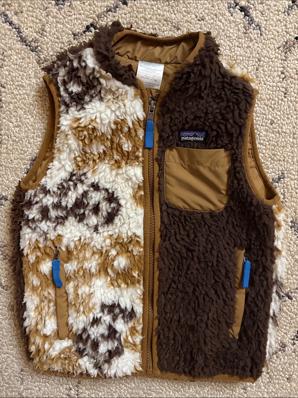 Patagonia kids Two-Tone Sherpa Fleece Vest (5T)